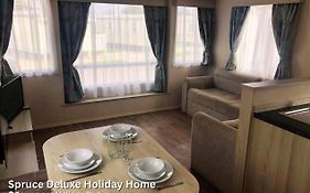 Spruce Deluxe Holiday Home